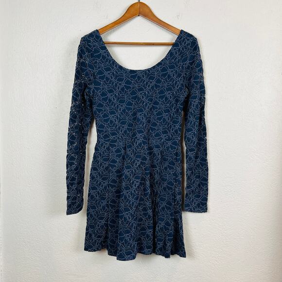 Free People Dress Embroider Floral Casual Flare Scoop Neck Blue Party Date - M - Picture 3 of 6